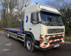 2005 Volvo FM9 330 6x2 Flatbed